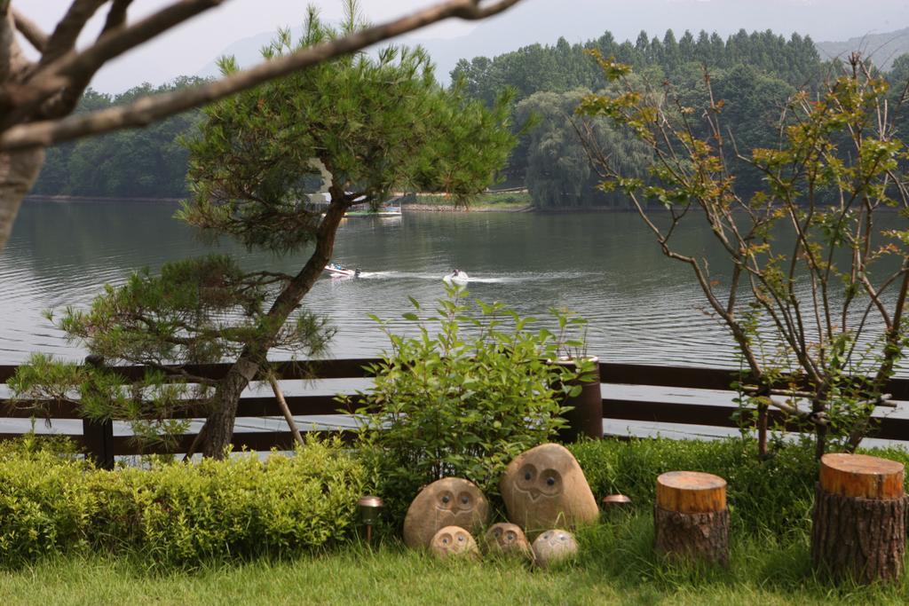 Moonlight Blue Pension Gapyeong Buitenkant foto