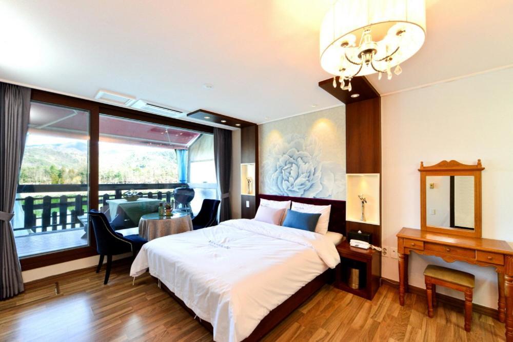 Moonlight Blue Pension Gapyeong Buitenkant foto