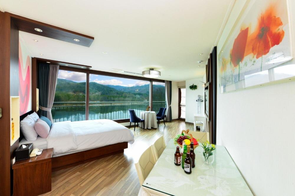 Moonlight Blue Pension Gapyeong Buitenkant foto