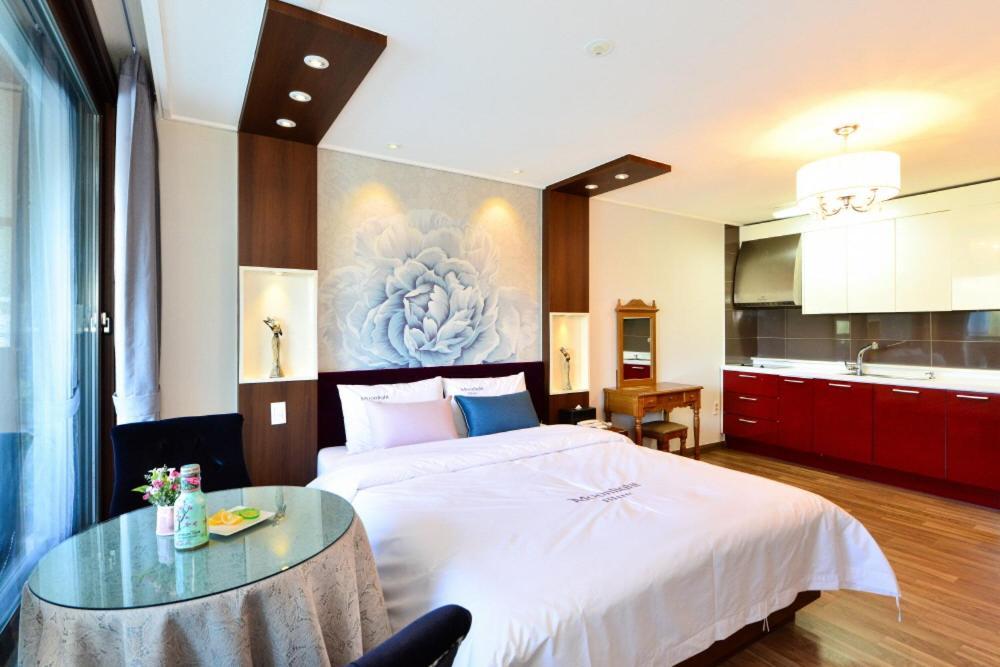 Moonlight Blue Pension Gapyeong Buitenkant foto