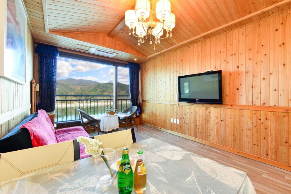 Moonlight Blue Pension Gapyeong Buitenkant foto