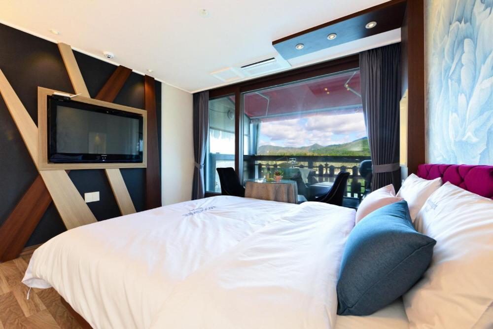 Moonlight Blue Pension Gapyeong Buitenkant foto