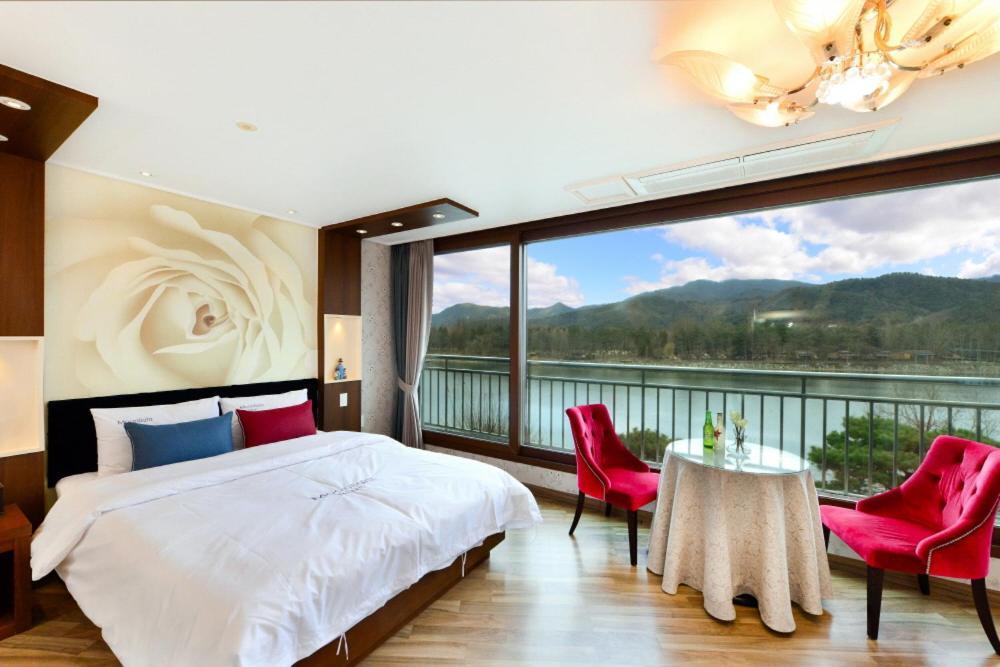 Moonlight Blue Pension Gapyeong Buitenkant foto